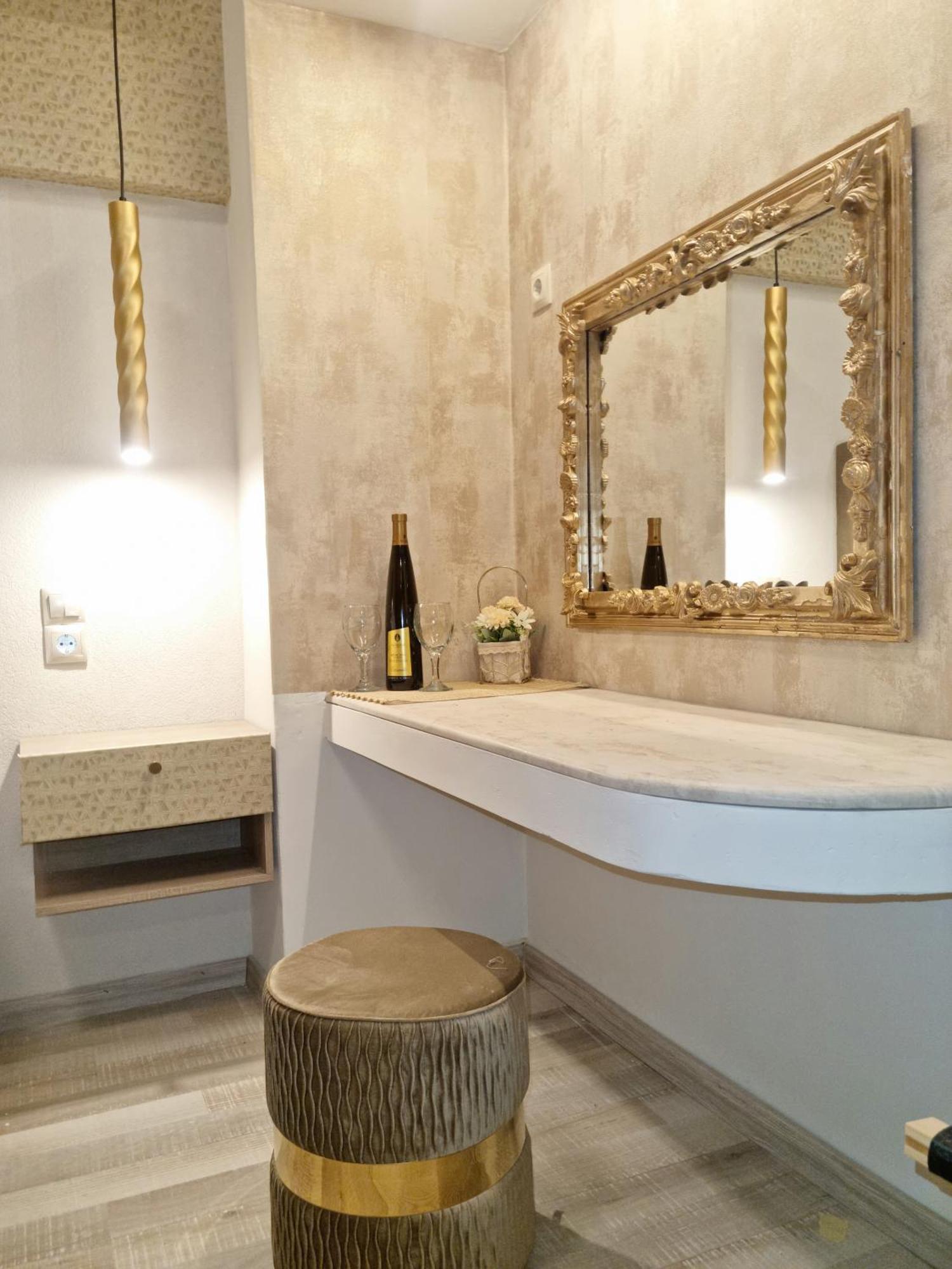 Golden City Center Suites Rhodes City Rum bild